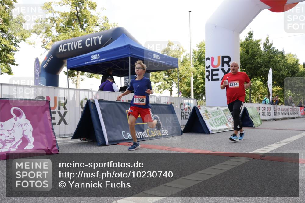 06.09.2026 - CURREX Alsterlauf Yannick Fuchs http://msf.ph/oto/10230740 06.09.2026 11:56:15 Ziel 1131, 1162, 1214, 8285, 8312 meine-sportfotos.de