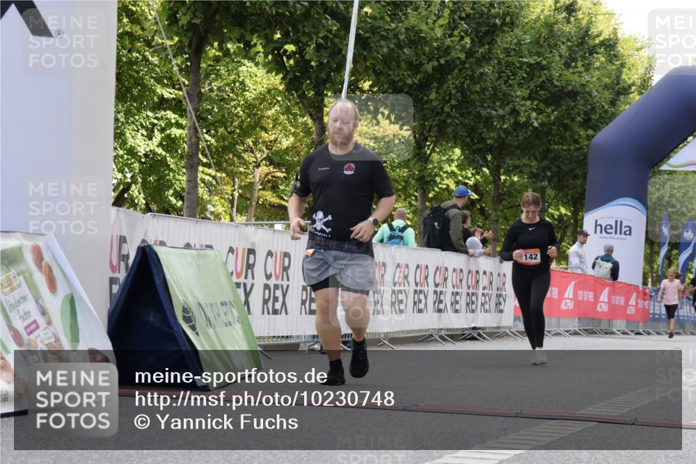 06.09.2026 - CURREX Alsterlauf Yannick Fuchs http://msf.ph/oto/10230748 06.09.2026 11:56:19 Ziel 1032, 1142, 1162, 1214, 8267 meine-sportfotos.de