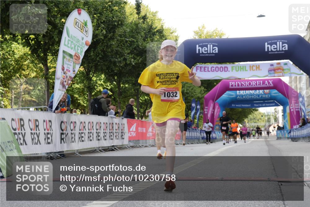 06.09.2026 - CURREX Alsterlauf Yannick Fuchs http://msf.ph/oto/10230758 06.09.2026 11:56:24 Ziel 1032, 1103, 1142, 1211, 8267 meine-sportfotos.de