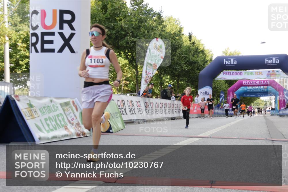 06.09.2026 - CURREX Alsterlauf Yannick Fuchs http://msf.ph/oto/10230767 06.09.2026 11:56:27 Ziel 1032, 1103, 1142, 1211, 8267 meine-sportfotos.de