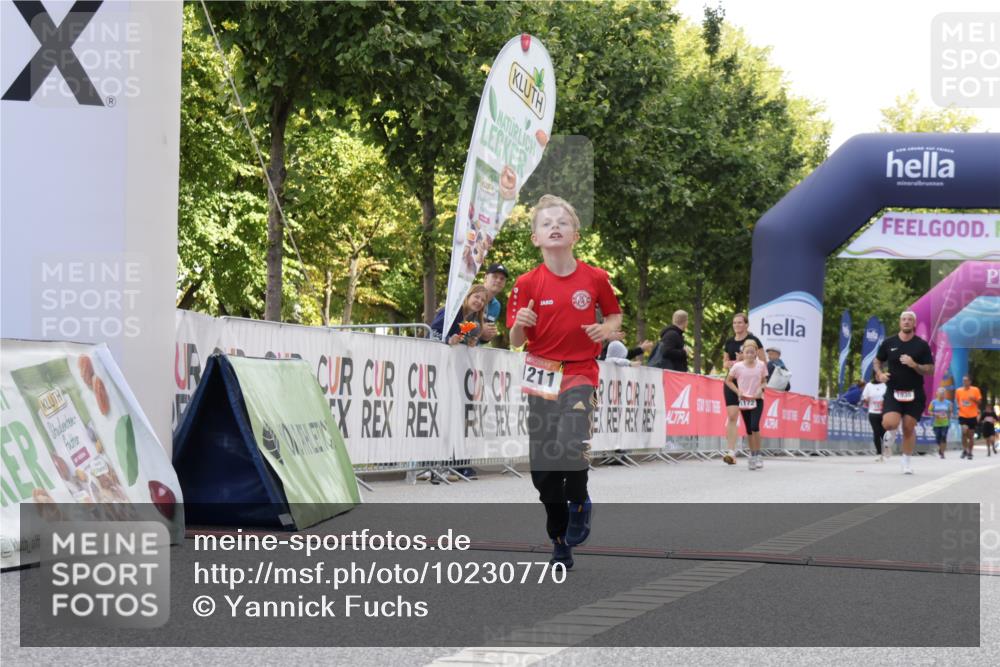 06.09.2026 - CURREX Alsterlauf Yannick Fuchs http://msf.ph/oto/10230770 06.09.2026 11:56:28 Ziel 1032, 1035, 1103, 1142, 1211, 8267 meine-sportfotos.de