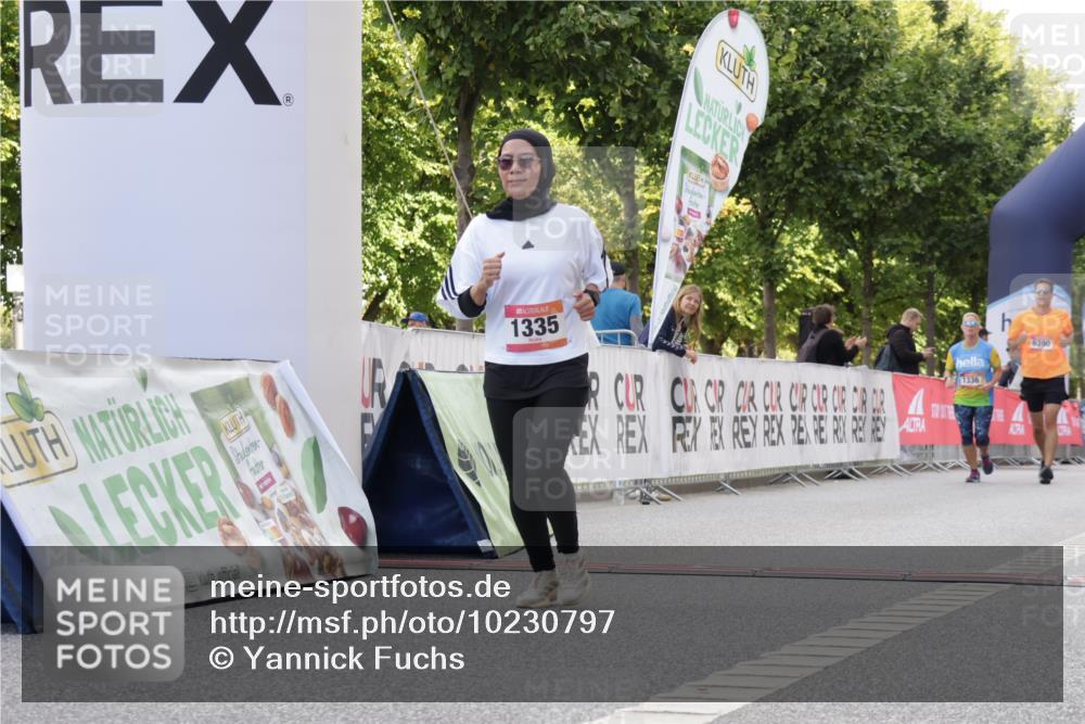 06.09.2026 - CURREX Alsterlauf Yannick Fuchs http://msf.ph/oto/10230797 06.09.2026 11:56:41 Ziel 1118, 1144, 1172, 1335 meine-sportfotos.de