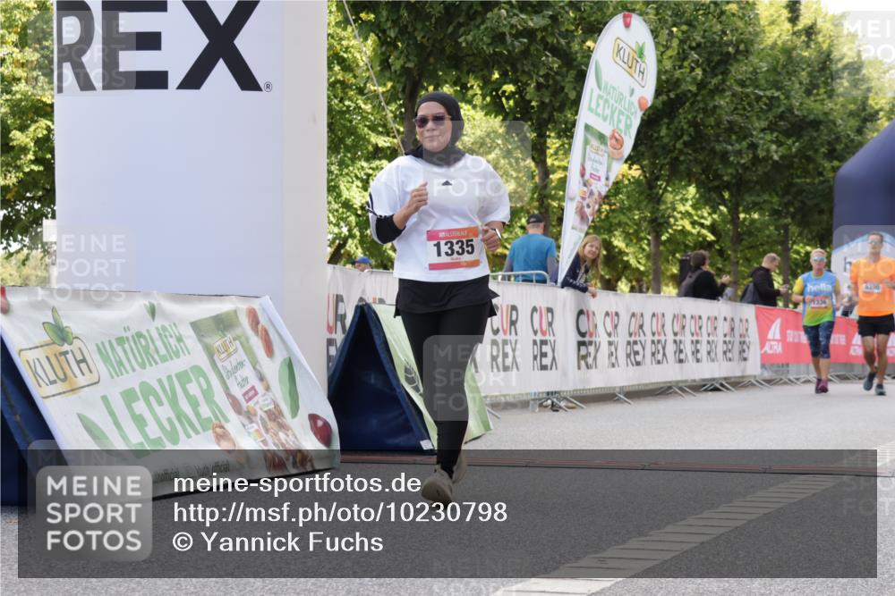 06.09.2026 - CURREX Alsterlauf Yannick Fuchs http://msf.ph/oto/10230798 06.09.2026 11:56:41 Ziel 1118, 1144, 1172, 1335 meine-sportfotos.de