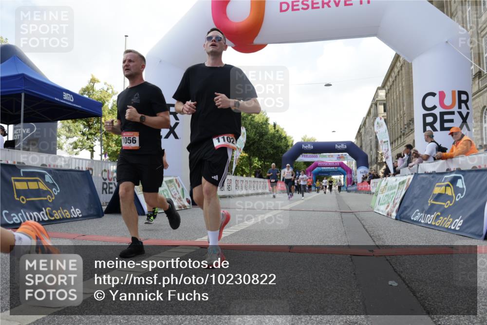 06.09.2026 - CURREX Alsterlauf Yannick Fuchs http://msf.ph/oto/10230822 06.09.2026 11:56:51 Ziel 1056, 1102, 1148, 1171, 1300, 1303, 1336, 6390, 8098 meine-sportfotos.de