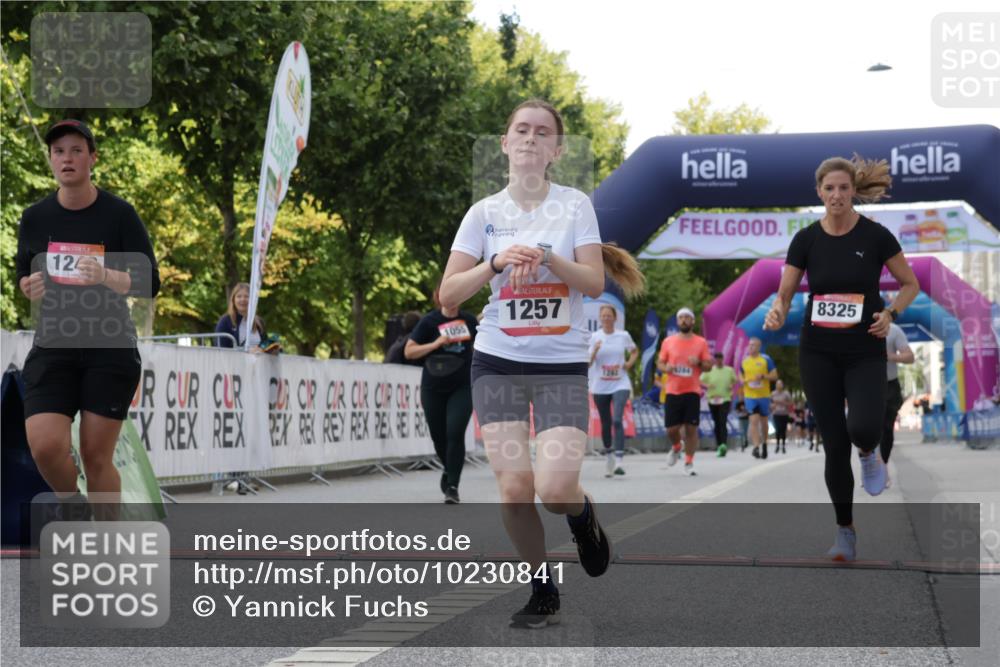 06.09.2026 - CURREX Alsterlauf Yannick Fuchs http://msf.ph/oto/10230841 06.09.2026 11:56:58 Ziel 1055, 1148, 1171, 1248, 1257, 1282, 1292, 8098, 8325, 8326 meine-sportfotos.de