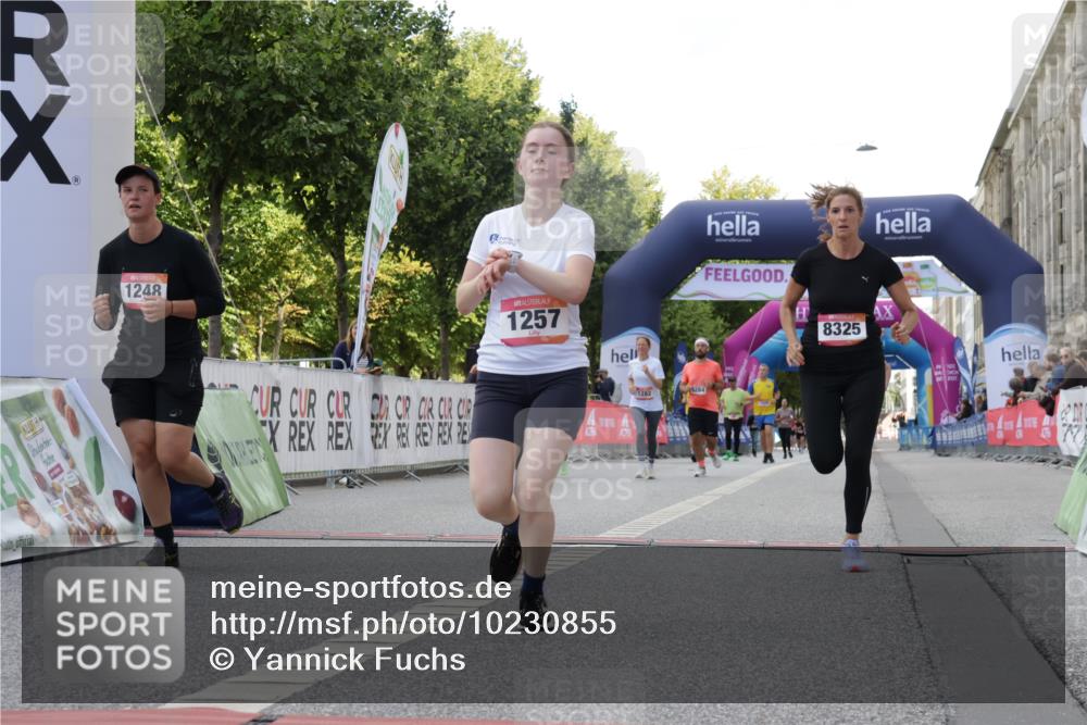 06.09.2026 - CURREX Alsterlauf Yannick Fuchs http://msf.ph/oto/10230855 06.09.2026 11:56:58 Ziel 1055, 1148, 1171, 1248, 1257, 1282, 1292, 8098, 8325, 8326 meine-sportfotos.de