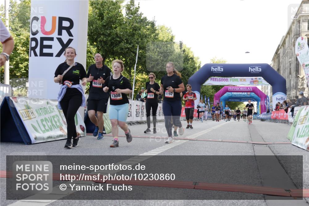 06.09.2026 - CURREX Alsterlauf Yannick Fuchs http://msf.ph/oto/10230860 06.09.2026 11:54:16 Ziel 1063, 1166, 1167, 1192, 1209, 1308, 1322, 1323, 8018 meine-sportfotos.de