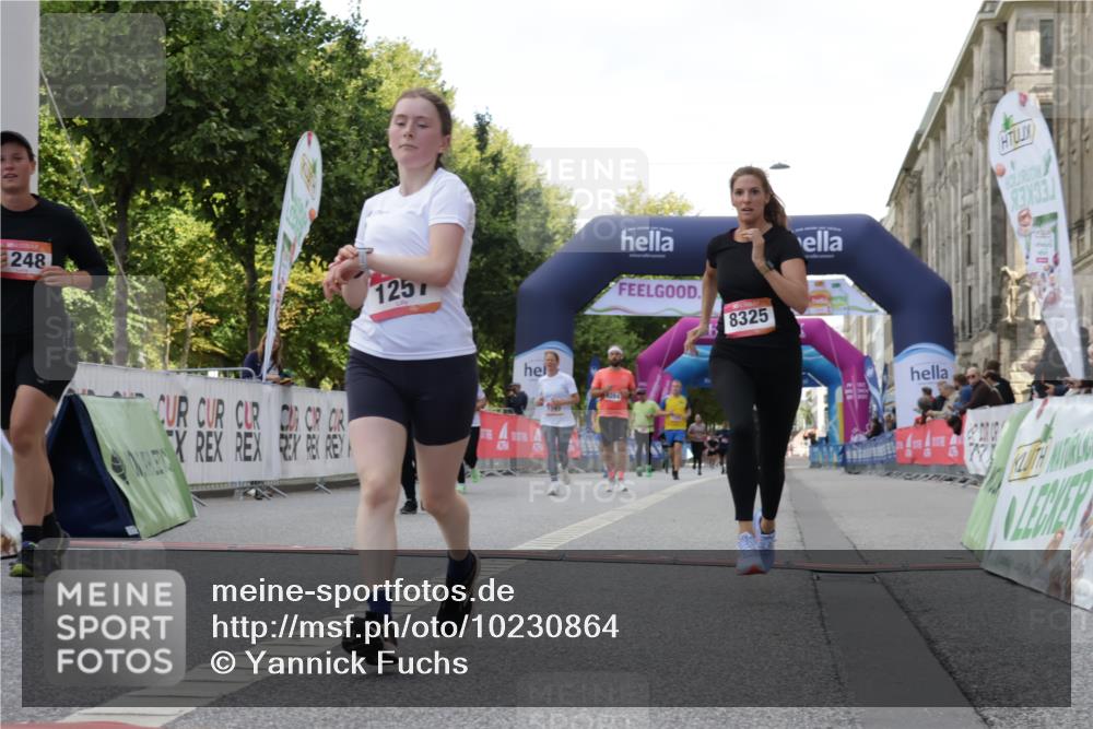 06.09.2026 - CURREX Alsterlauf Yannick Fuchs http://msf.ph/oto/10230864 06.09.2026 11:56:59 Ziel 1055, 1148, 1171, 1248, 1257, 1282, 1292, 8098, 8325, 8326 meine-sportfotos.de