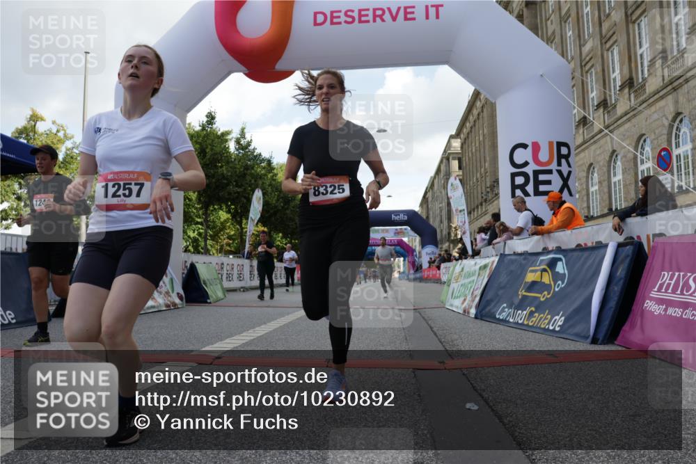 06.09.2026 - CURREX Alsterlauf Yannick Fuchs http://msf.ph/oto/10230892 06.09.2026 11:57:00 Ziel 1055, 1148, 1171, 1248, 1257, 1282, 1292, 8098, 8284, 8325, 8326 meine-sportfotos.de