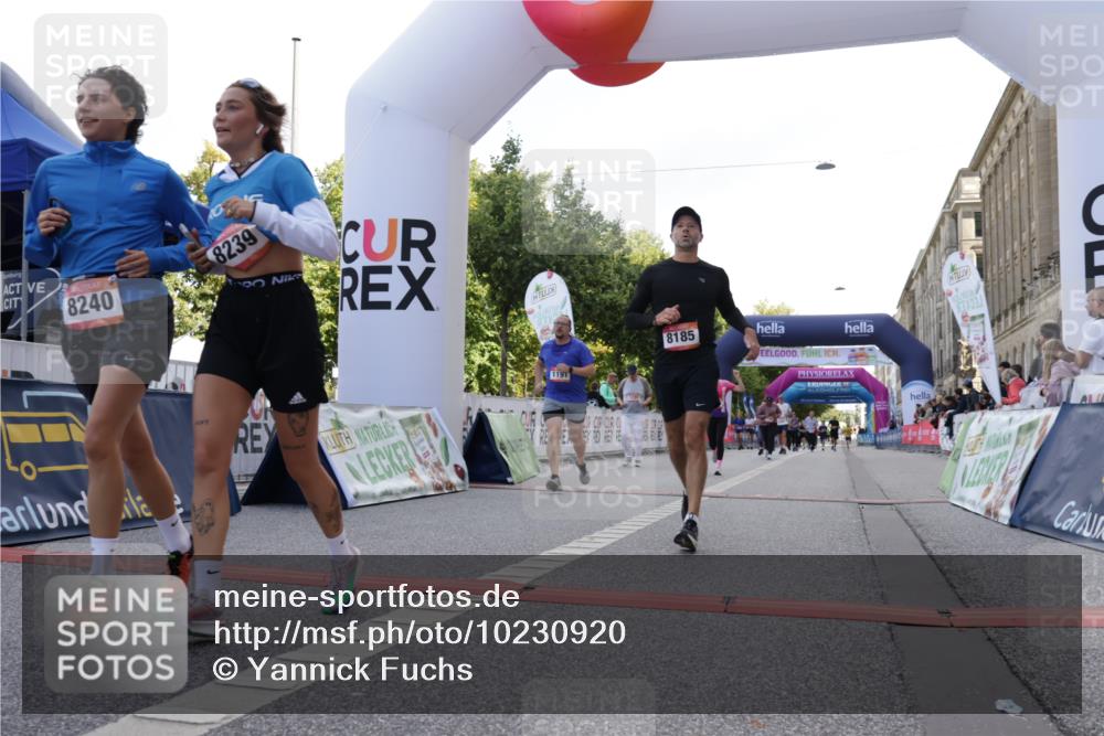 06.09.2026 - CURREX Alsterlauf Yannick Fuchs http://msf.ph/oto/10230920 06.09.2026 11:54:31 Ziel 1086, 1104, 1122, 1151, 1191, 1328, 1332, 1339, 8185, 8239, 8240 meine-sportfotos.de