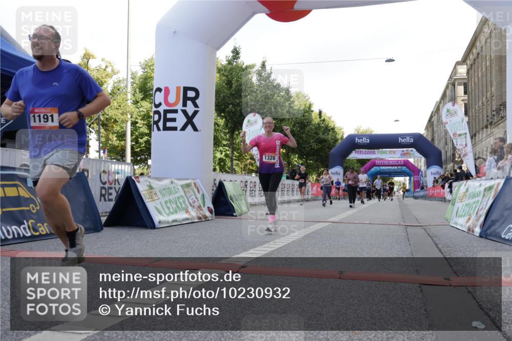06.09.2026 - CURREX Alsterlauf Yannick Fuchs http://msf.ph/oto/10230932 06.09.2026 11:54:33 Ziel 1086, 1104, 1122, 1151, 1168, 1191, 1325, 1328, 1332, 1339, 8185, 8239, 8240 meine-sportfotos.de