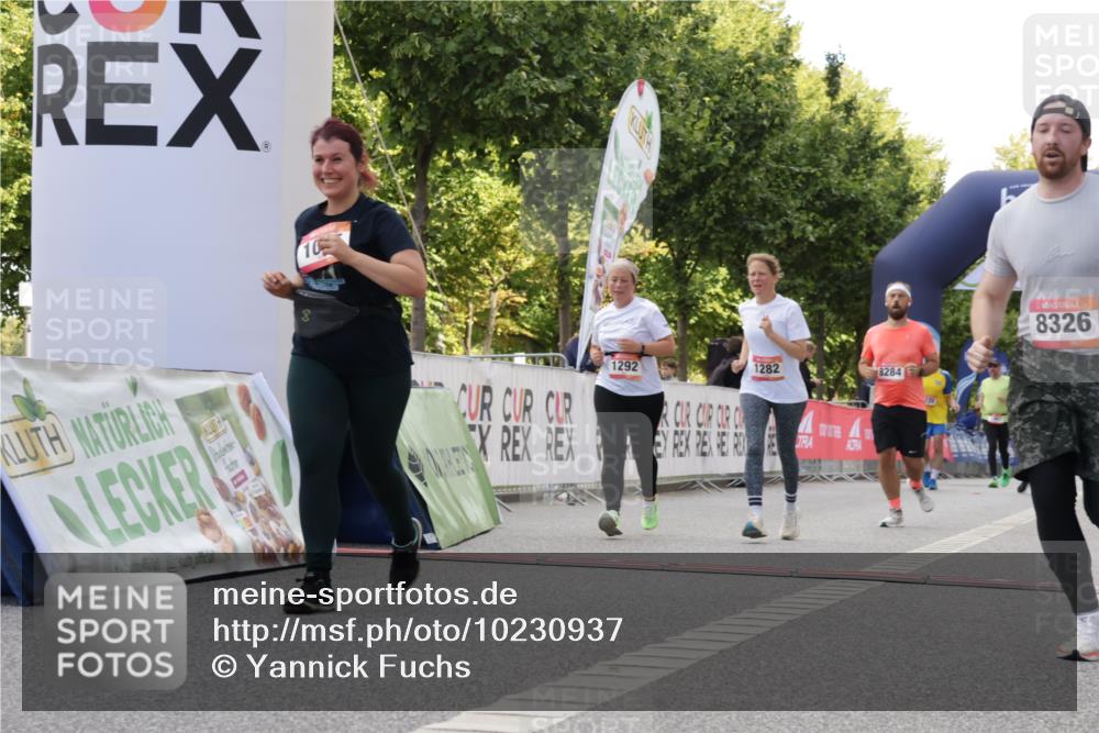 06.09.2026 - CURREX Alsterlauf Yannick Fuchs http://msf.ph/oto/10230937 06.09.2026 11:57:02 Ziel 1055, 1171, 1248, 1257, 1282, 1292, 8284, 8325, 8326 meine-sportfotos.de