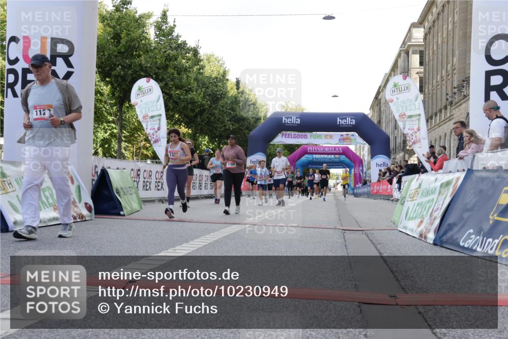 06.09.2026 - CURREX Alsterlauf Yannick Fuchs http://msf.ph/oto/10230949 06.09.2026 11:54:36 Ziel 1017, 1019, 1122, 1168, 1191, 1289, 1290, 1325, 1328, 1331, 8185 meine-sportfotos.de