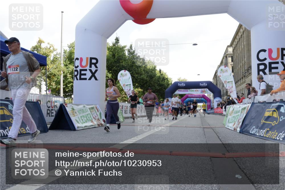 06.09.2026 - CURREX Alsterlauf Yannick Fuchs http://msf.ph/oto/10230953 06.09.2026 11:54:38 Ziel 1012, 1017, 1019, 1031, 1122, 1168, 1185, 1191, 1251, 1289, 1290, 1325, 1328, 1331 meine-sportfotos.de