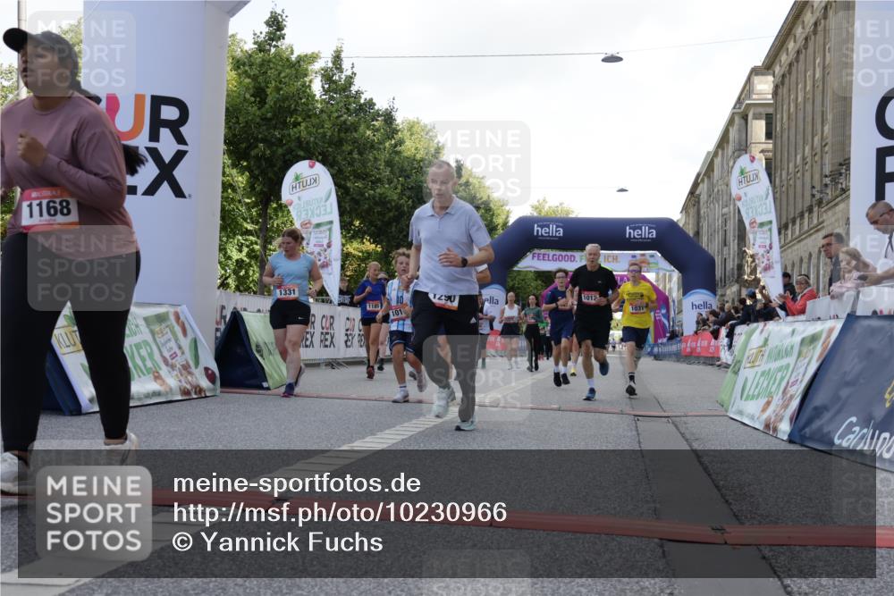 06.09.2026 - CURREX Alsterlauf Yannick Fuchs http://msf.ph/oto/10230966 06.09.2026 11:54:41 Ziel 1012, 1017, 1019, 1031, 1060, 1101, 1122, 1168, 1185, 1222, 1231, 1251, 1260, 1270, 1280, 1289, 1290, 1325, 1331 meine-sportfotos.de