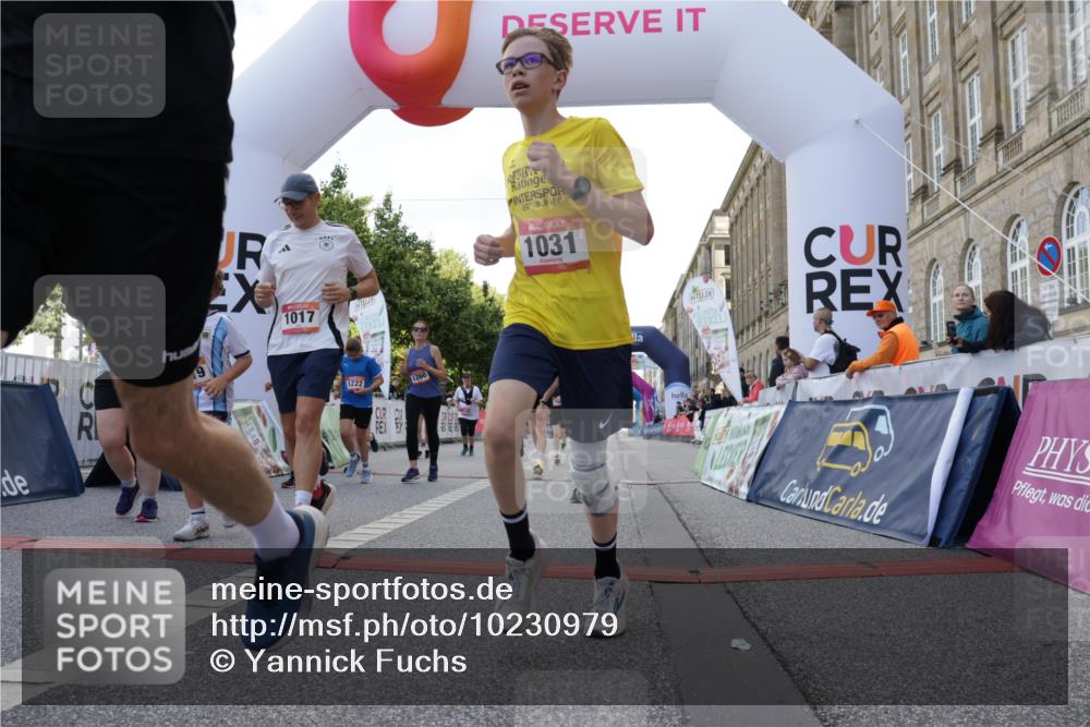 06.09.2026 - CURREX Alsterlauf Yannick Fuchs http://msf.ph/oto/10230979 06.09.2026 11:54:44 Ziel 1012, 1017, 1019, 1031, 1060, 1101, 1140, 1145, 1168, 1185, 1222, 1231, 1251, 1260, 1270, 1272, 1280, 1289, 1290, 1325, 1331 meine-sportfotos.de
