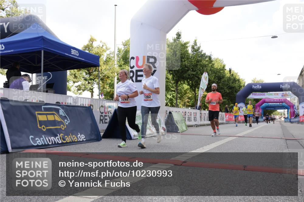 06.09.2026 - CURREX Alsterlauf Yannick Fuchs http://msf.ph/oto/10230993 06.09.2026 11:57:05 Ziel 1055, 1228, 1229, 1248, 1257, 1282, 1292, 8284, 8325, 8326 meine-sportfotos.de