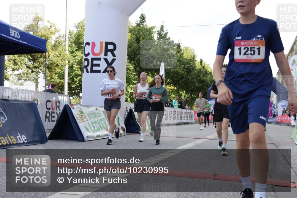 06.09.2026 - CURREX Alsterlauf Yannick Fuchs http://msf.ph/oto/10230995 06.09.2026 11:54:47 Ziel 1012, 1017, 1019, 1031, 1060, 1101, 1140, 1145, 1185, 1222, 1231, 1247, 1251, 1260, 1270, 1272, 1275, 1276, 1280, 1290, 1331 meine-sportfotos.de