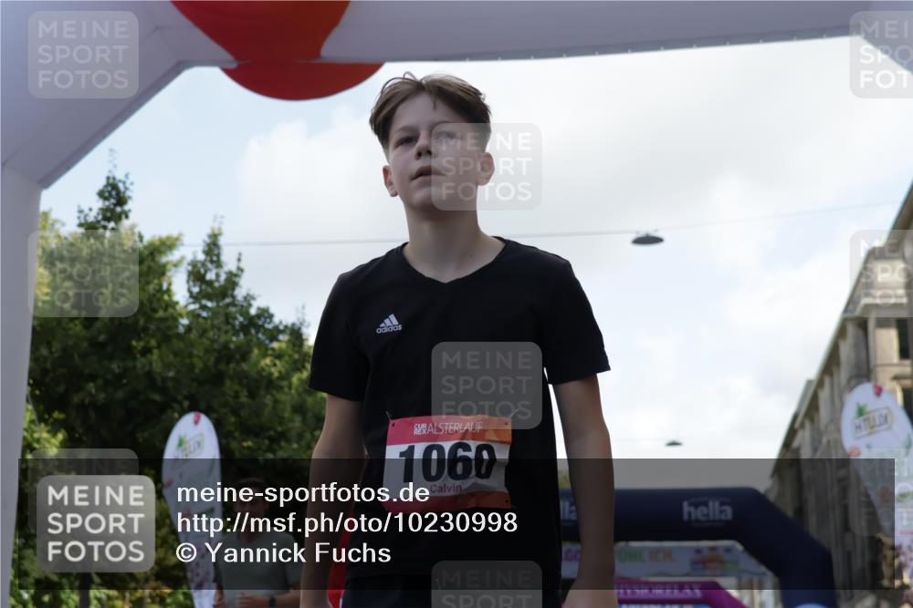 06.09.2026 - CURREX Alsterlauf Yannick Fuchs http://msf.ph/oto/10230998 06.09.2026 11:54:50 Ziel 1060, 1097, 1101, 1134, 1140, 1145, 1185, 1222, 1231, 1247, 1251, 1260, 1270, 1272, 1275, 1276, 1280 meine-sportfotos.de