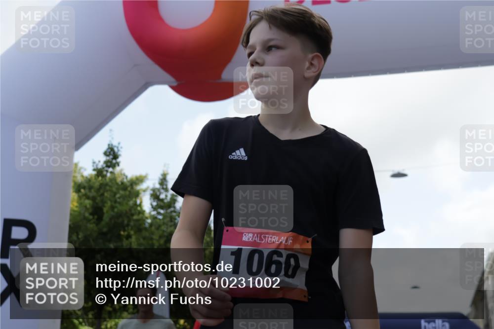 06.09.2026 - CURREX Alsterlauf Yannick Fuchs http://msf.ph/oto/10231002 06.09.2026 11:54:50 Ziel 1060, 1097, 1101, 1134, 1140, 1145, 1185, 1222, 1231, 1247, 1251, 1260, 1270, 1272, 1275, 1276, 1280 meine-sportfotos.de