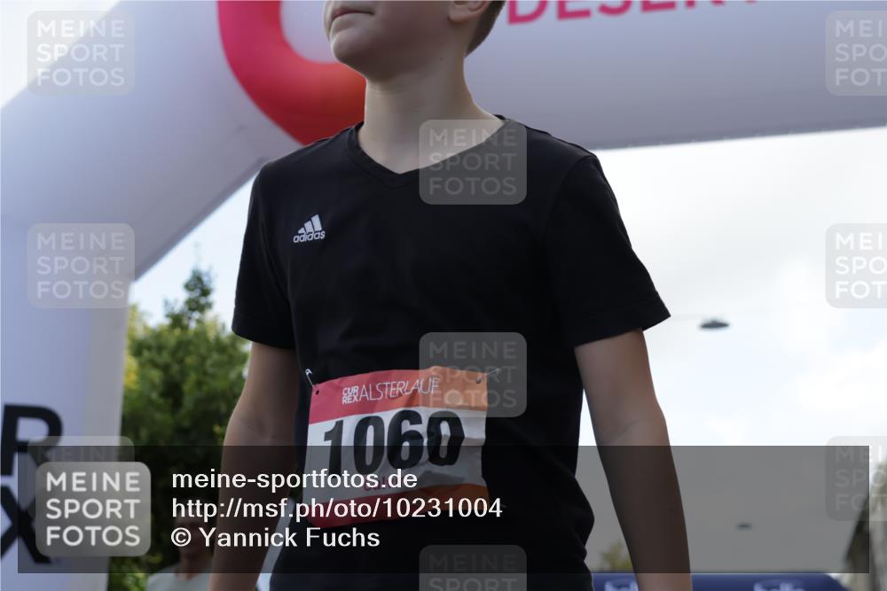 06.09.2026 - CURREX Alsterlauf Yannick Fuchs http://msf.ph/oto/10231004 06.09.2026 11:54:51 Ziel 1060, 1097, 1101, 1134, 1140, 1145, 1222, 1231, 1247, 1260, 1270, 1272, 1275, 1276, 1280 meine-sportfotos.de
