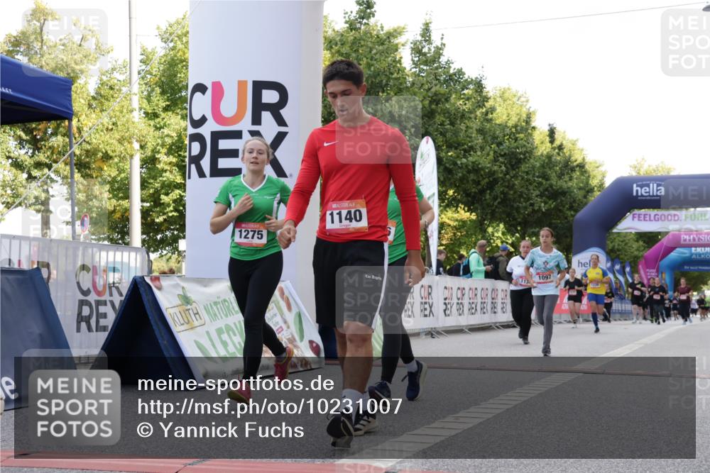 06.09.2026 - CURREX Alsterlauf Yannick Fuchs http://msf.ph/oto/10231007 06.09.2026 11:54:52 Ziel 1060, 1097, 1134, 1140, 1145, 1231, 1238, 1247, 1270, 1272, 1275, 1276 meine-sportfotos.de
