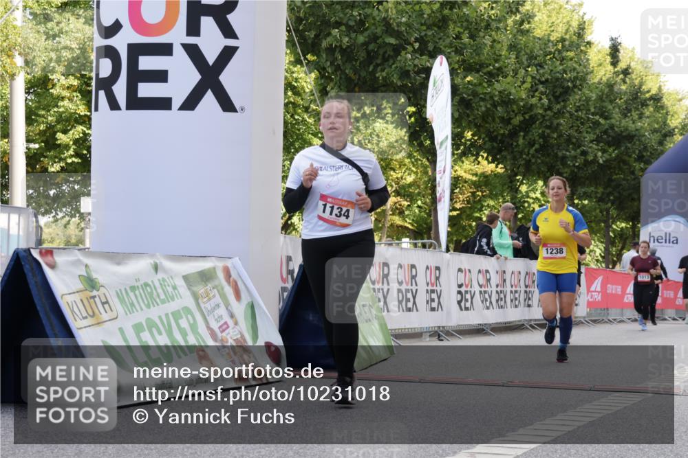06.09.2026 - CURREX Alsterlauf Yannick Fuchs http://msf.ph/oto/10231018 06.09.2026 11:54:56 Ziel 1097, 1134, 1140, 1177, 1238, 1247, 1275, 1276 meine-sportfotos.de
