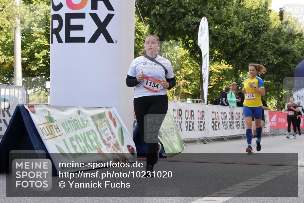 06.09.2026 - CURREX Alsterlauf Yannick Fuchs http://msf.ph/oto/10231020 06.09.2026 11:54:56 Ziel 1097, 1134, 1140, 1177, 1238, 1247, 1275, 1276 meine-sportfotos.de