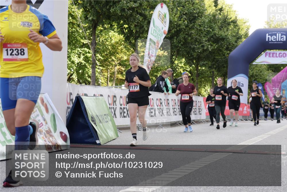 06.09.2026 - CURREX Alsterlauf Yannick Fuchs http://msf.ph/oto/10231029 06.09.2026 11:54:59 Ziel 1013, 1097, 1134, 1177, 1238, 1245 meine-sportfotos.de