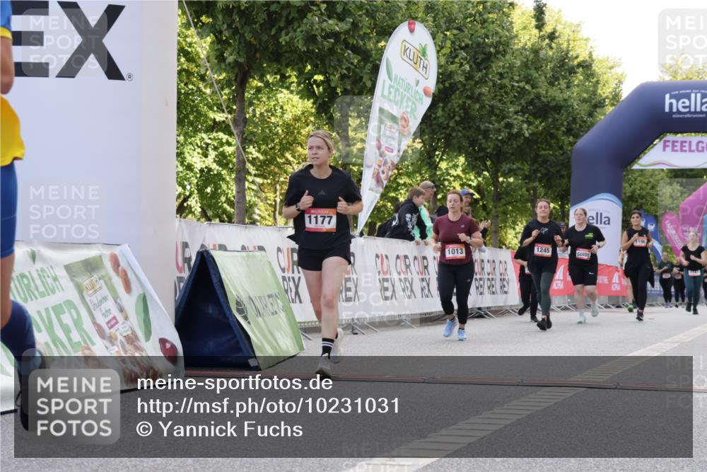 06.09.2026 - CURREX Alsterlauf Yannick Fuchs http://msf.ph/oto/10231031 06.09.2026 11:54:59 Ziel 1013, 1097, 1134, 1177, 1238, 1245 meine-sportfotos.de