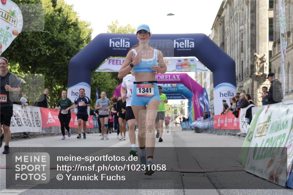 06.09.2026 - CURREX Alsterlauf Yannick Fuchs http://msf.ph/oto/10231058 06.09.2026 11:55:10 Ziel 1073, 1141, 1147, 1170, 1196, 1245, 1278, 1307, 1341, 8344 meine-sportfotos.de
