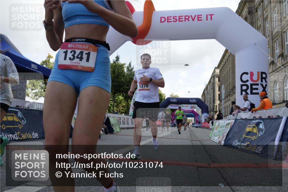 06.09.2026 - CURREX Alsterlauf Yannick Fuchs http://msf.ph/oto/10231074 06.09.2026 11:55:12 Ziel 1073, 1141, 1147, 1170, 1183, 1196, 1243, 1273, 1278, 1307, 1338, 1341, 8344 meine-sportfotos.de