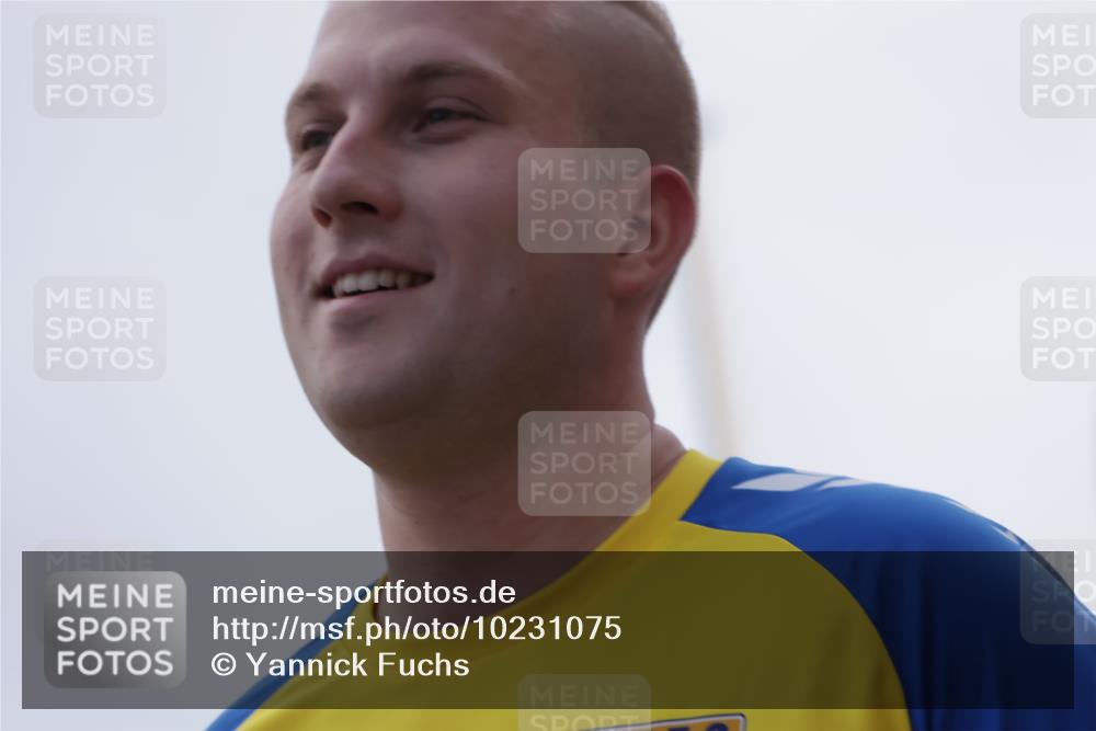 06.09.2026 - CURREX Alsterlauf Yannick Fuchs http://msf.ph/oto/10231075 06.09.2026 11:57:13 Ziel 1067, 1228, 1229, 1345, 1346, 8138 meine-sportfotos.de