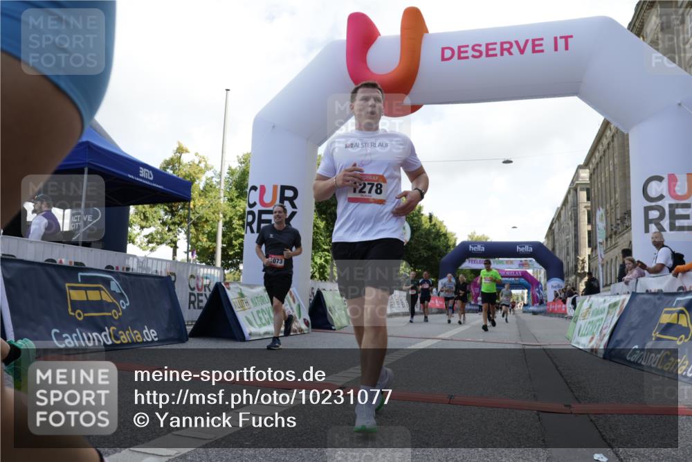 06.09.2026 - CURREX Alsterlauf Yannick Fuchs http://msf.ph/oto/10231077 06.09.2026 11:55:13 Ziel 1073, 1141, 1147, 1170, 1183, 1196, 1243, 1273, 1278, 1307, 1338, 1341, 8344 meine-sportfotos.de