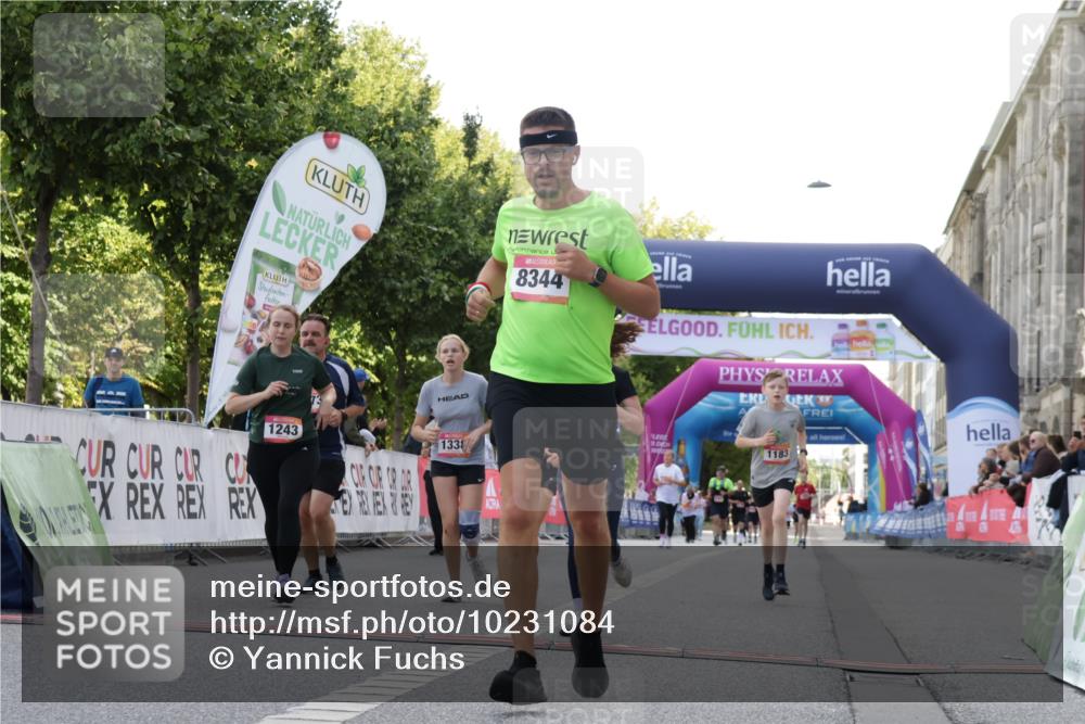 06.09.2026 - CURREX Alsterlauf Yannick Fuchs http://msf.ph/oto/10231084 06.09.2026 11:55:15 Ziel 1073, 1087, 1141, 1147, 1170, 1183, 1243, 1273, 1278, 1338, 1341, 8344 meine-sportfotos.de