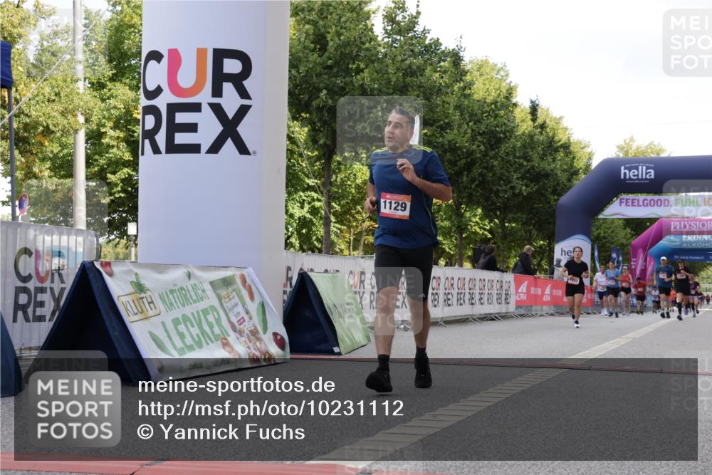 06.09.2026 - CURREX Alsterlauf Yannick Fuchs http://msf.ph/oto/10231112 06.09.2026 11:57:22 Ziel 1129, 1346, 8138 meine-sportfotos.de