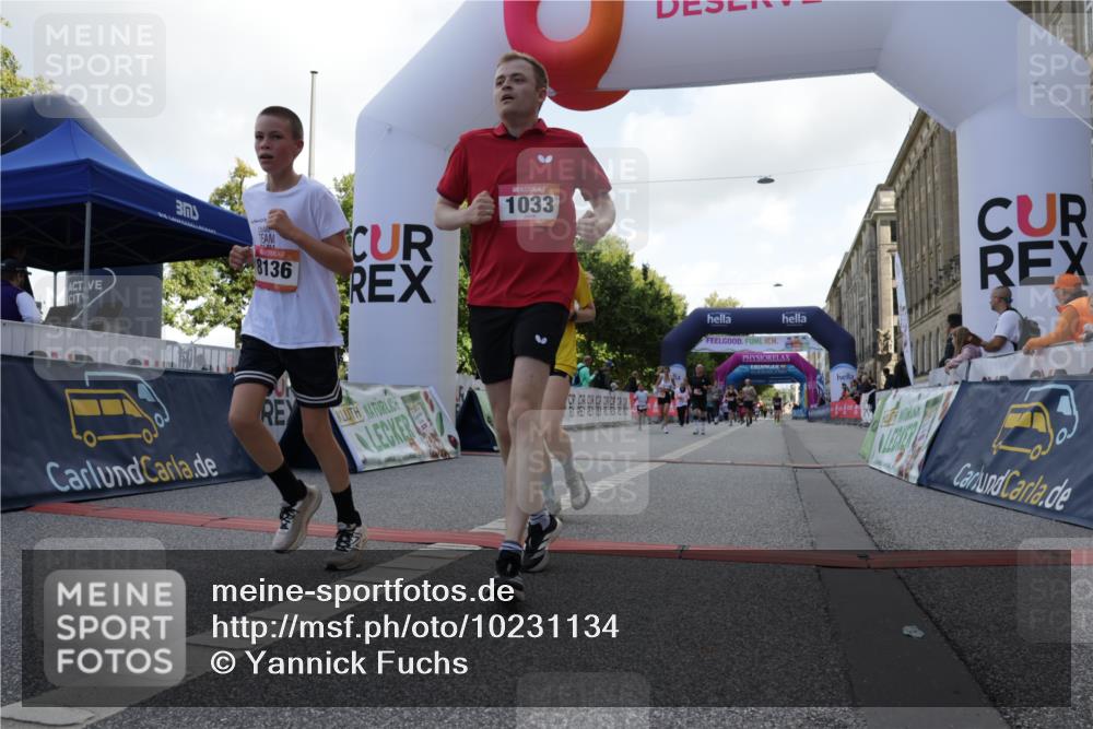 06.09.2026 - CURREX Alsterlauf Yannick Fuchs http://msf.ph/oto/10231134 06.09.2026 11:55:30 Ziel 1030, 1033, 1071, 1156, 1233, 1265, 1337, 8136 meine-sportfotos.de