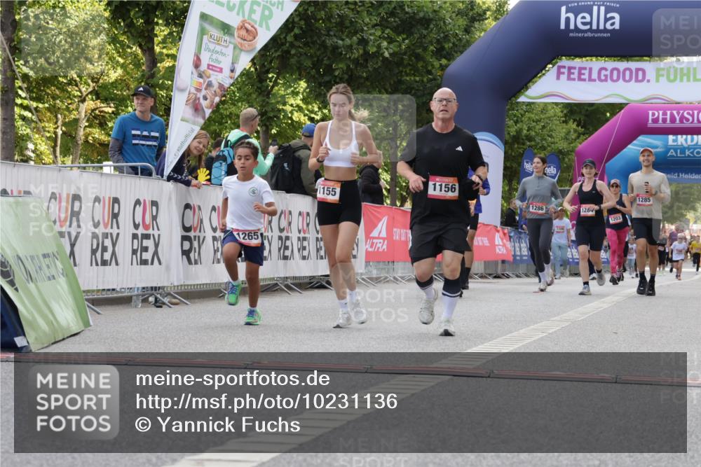 06.09.2026 - CURREX Alsterlauf Yannick Fuchs http://msf.ph/oto/10231136 06.09.2026 11:55:33 Ziel 1030, 1033, 1155, 1156, 1265, 1337, 8136 meine-sportfotos.de
