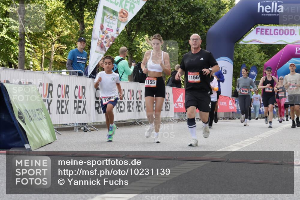 06.09.2026 - CURREX Alsterlauf Yannick Fuchs http://msf.ph/oto/10231139 06.09.2026 11:55:34 Ziel 1030, 1033, 1155, 1156, 1265, 8136 meine-sportfotos.de