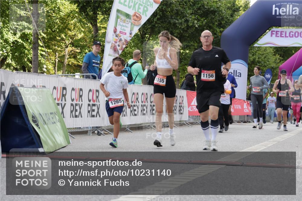 06.09.2026 - CURREX Alsterlauf Yannick Fuchs http://msf.ph/oto/10231140 06.09.2026 11:55:34 Ziel 1030, 1033, 1155, 1156, 1265, 8136 meine-sportfotos.de