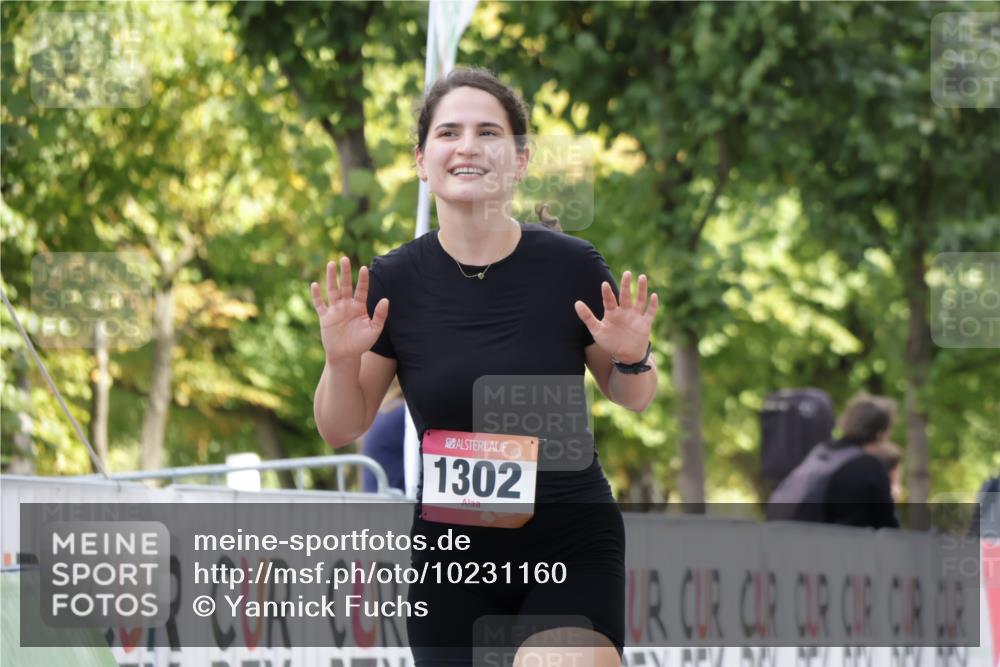 06.09.2026 - CURREX Alsterlauf Yannick Fuchs http://msf.ph/oto/10231160 06.09.2026 11:57:27 Ziel 1129, 1154, 1193, 1302 meine-sportfotos.de
