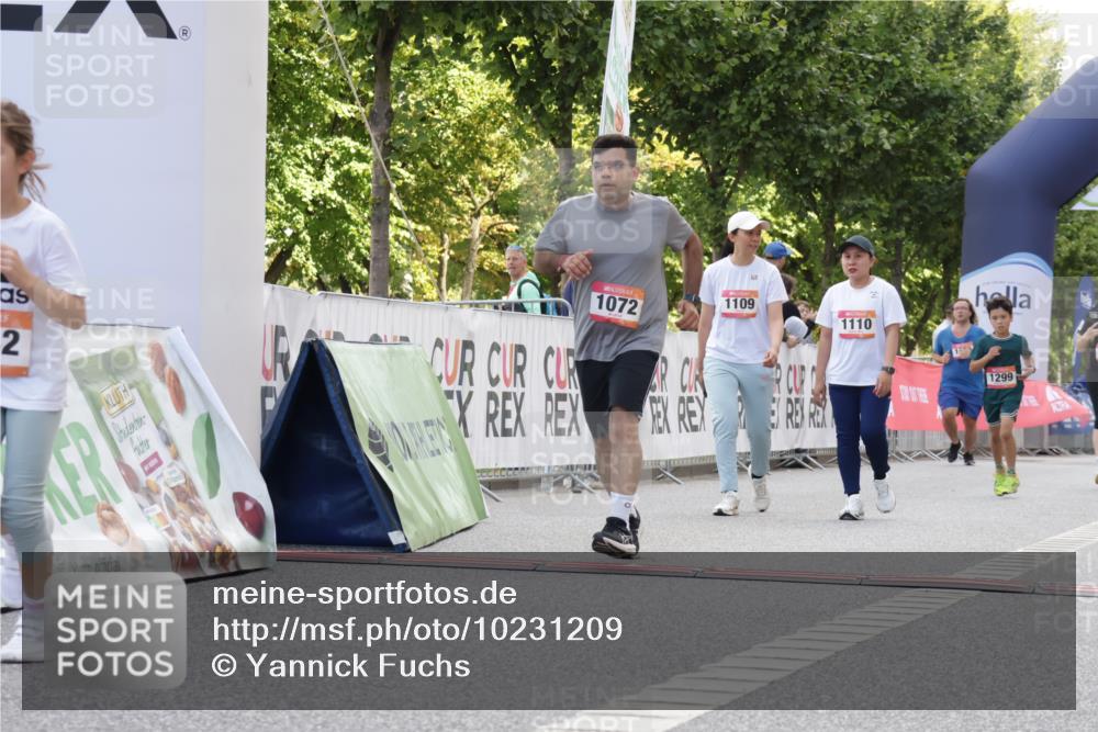 06.09.2026 - CURREX Alsterlauf Yannick Fuchs http://msf.ph/oto/10231209 06.09.2026 11:55:57 Ziel 1072, 1109, 1110, 1149, 1299, 1344, 8042, 8103, 8251, 8346 meine-sportfotos.de