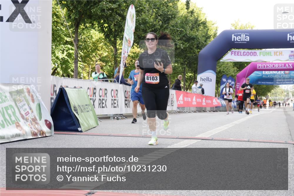 06.09.2026 - CURREX Alsterlauf Yannick Fuchs http://msf.ph/oto/10231230 06.09.2026 11:56:02 Ziel 1072, 1109, 1110, 1299, 1320, 1344, 8042, 8103, 8251, 8346 meine-sportfotos.de