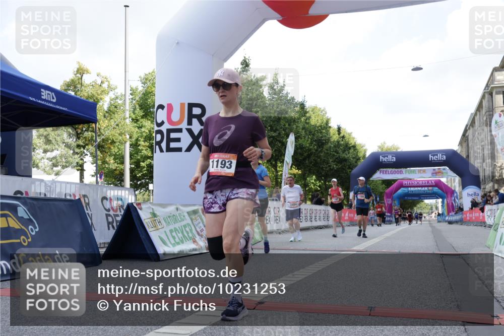 06.09.2026 - CURREX Alsterlauf Yannick Fuchs http://msf.ph/oto/10231253 06.09.2026 11:57:34 Ziel 1154, 1174, 1187, 1188, 1193, 1302, 2484 meine-sportfotos.de