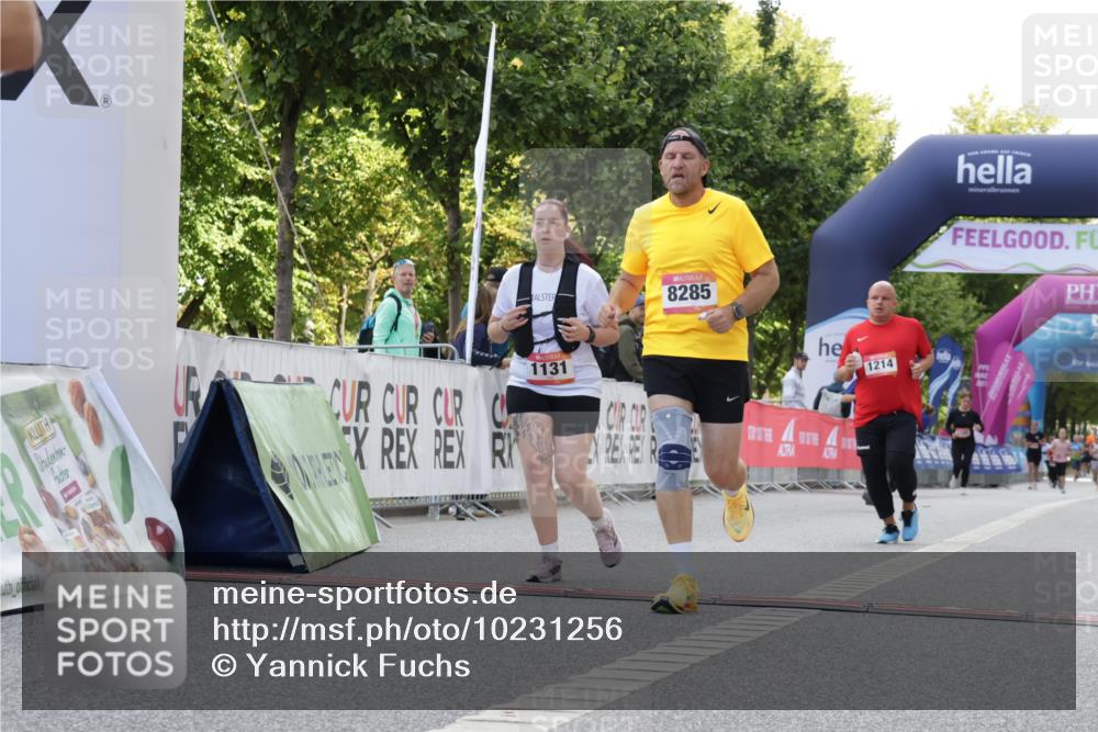 06.09.2026 - CURREX Alsterlauf Yannick Fuchs http://msf.ph/oto/10231256 06.09.2026 11:56:11 Ziel 1131, 1162, 1214, 1320, 8285, 8312 meine-sportfotos.de