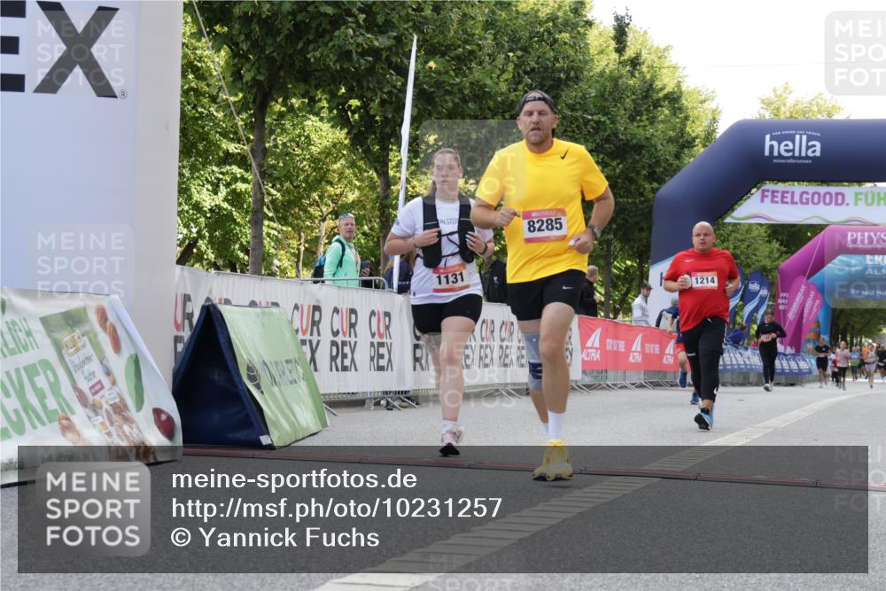 06.09.2026 - CURREX Alsterlauf Yannick Fuchs http://msf.ph/oto/10231257 06.09.2026 11:56:11 Ziel 1131, 1162, 1214, 1320, 8285, 8312 meine-sportfotos.de