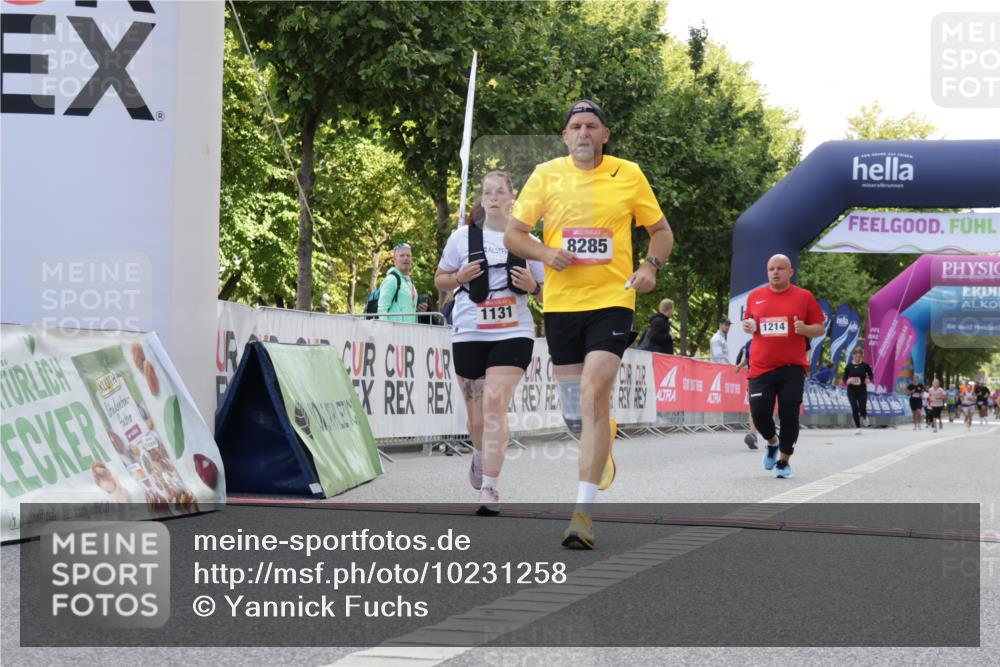 06.09.2026 - CURREX Alsterlauf Yannick Fuchs http://msf.ph/oto/10231258 06.09.2026 11:56:11 Ziel 1131, 1162, 1214, 1320, 8285, 8312 meine-sportfotos.de