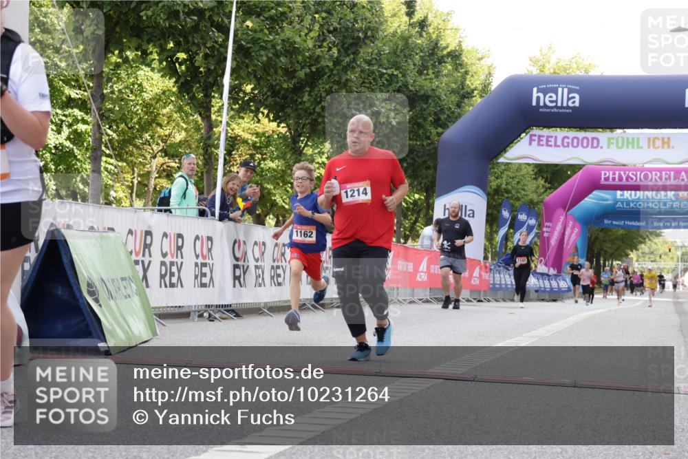 06.09.2026 - CURREX Alsterlauf Yannick Fuchs http://msf.ph/oto/10231264 06.09.2026 11:56:13 Ziel 1131, 1162, 1214, 8285, 8312 meine-sportfotos.de