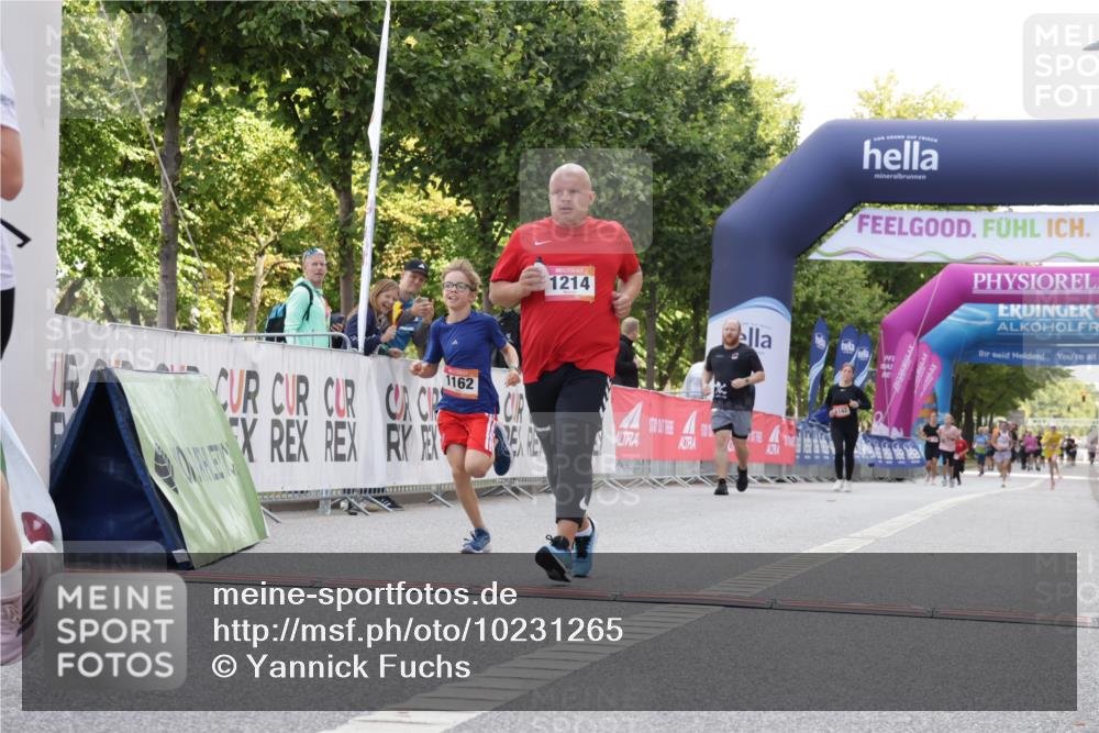 06.09.2026 - CURREX Alsterlauf Yannick Fuchs http://msf.ph/oto/10231265 06.09.2026 11:56:13 Ziel 1131, 1162, 1214, 8285, 8312 meine-sportfotos.de