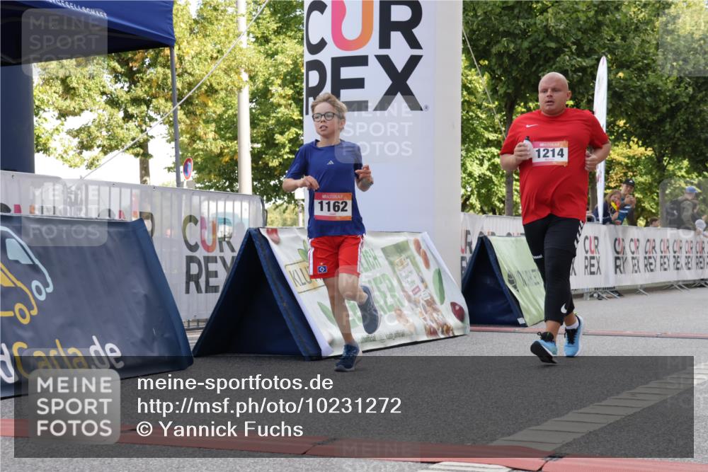 06.09.2026 - CURREX Alsterlauf Yannick Fuchs http://msf.ph/oto/10231272 06.09.2026 11:56:14 Ziel 1131, 1162, 1214, 8285, 8312 meine-sportfotos.de